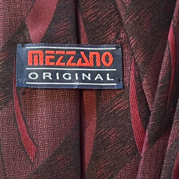Mezzano Original Polyester  Abstract Geometric Burgundy Tie made in USA - Picture 4 of 6